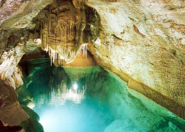 Idée sortie Lunel enfants: Grotte de Trabuc